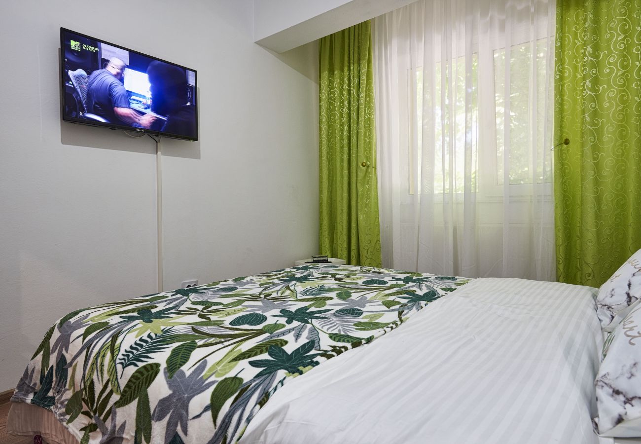 Apartment in Brasov - Equipped and Furnished Apartment with 2 bedrooms close to the center