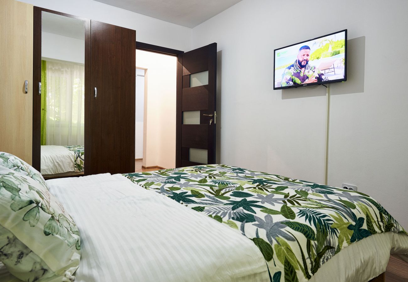 Apartment in Brasov - Equipped and Furnished Apartment with 2 bedrooms close to the center