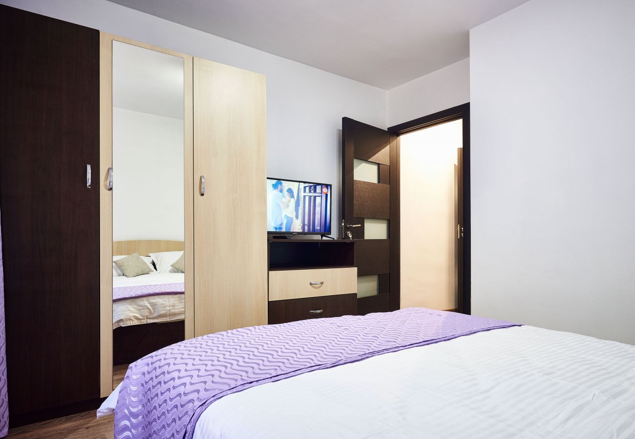Apartment in Brasov - Equipped and Furnished Apartment with 2 bedrooms close to the center