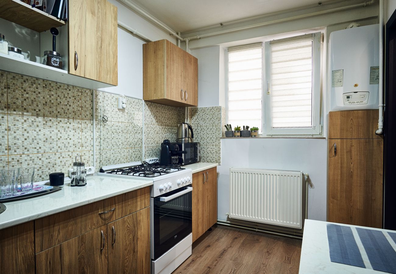 Apartment in Brasov - Equipped and Furnished Apartment with 2 bedrooms close to the center