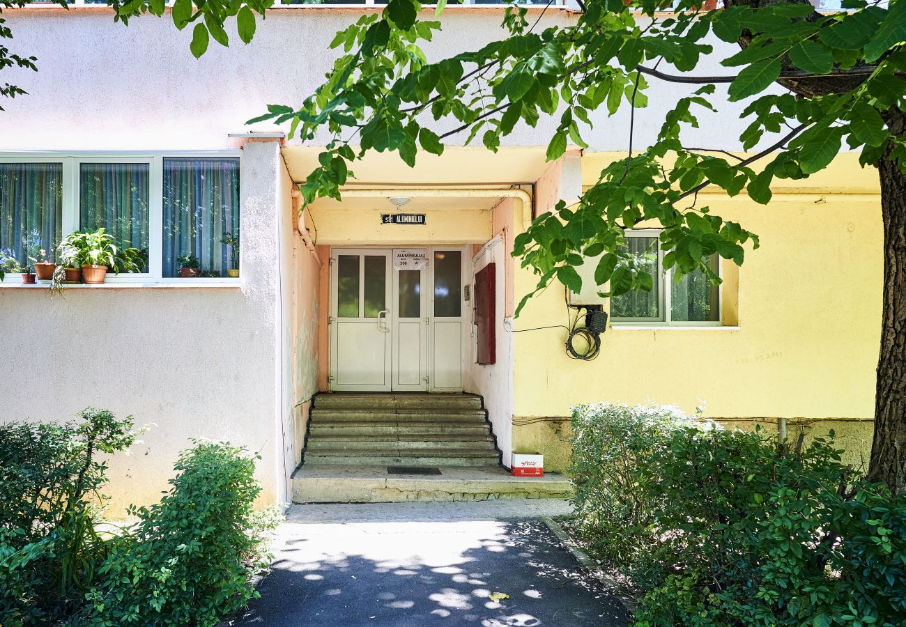 Apartment in Brasov - Equipped and Furnished Apartment with 2 bedrooms close to the center