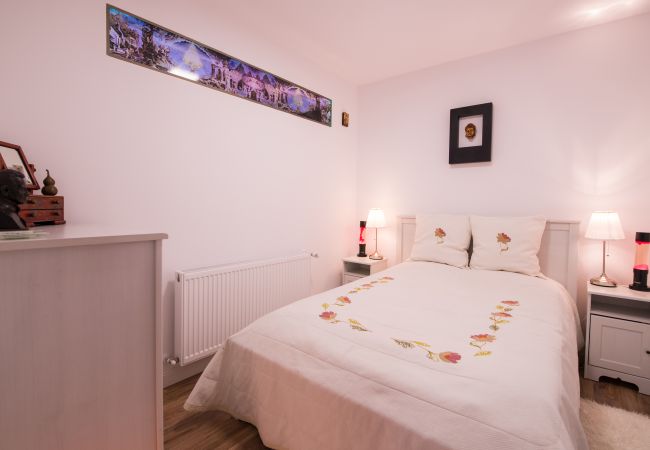 Apartment in Sinaia - Castle Suite art design- mountain view and private parking Apartment in Sinaia - Castle Suite art design- mountain view and private parking