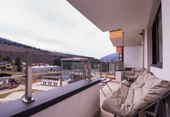 Apartment in Sinaia - Castle Suite art design- mountain view and private parking