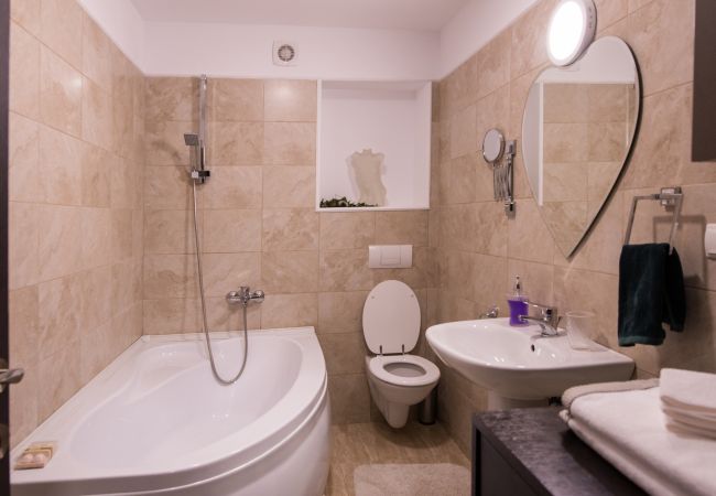 Apartment in Sinaia - Castle Suite art design- mountain view and private parking Apartment in Sinaia - Castle Suite art design- mountain view and private parking