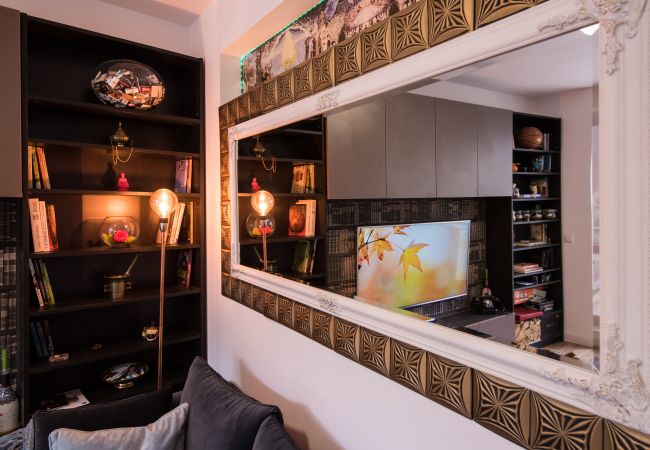 Apartment in Sinaia - Castle Suite art design- mountain view and private parking Apartment in Sinaia - Castle Suite art design- mountain view and private parking
