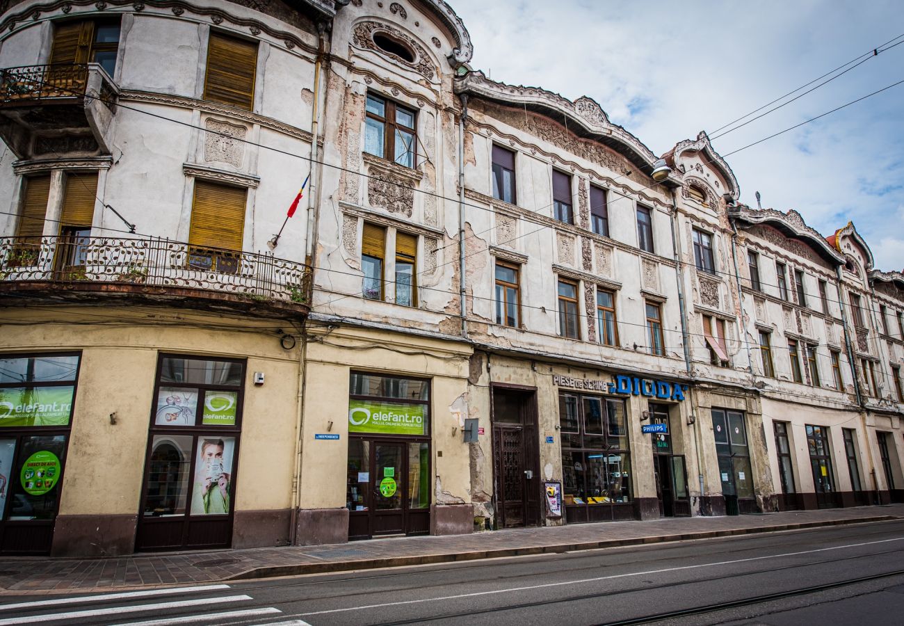 Apartment in Oradea - Downtown Fuchsl Palace in center Oradea