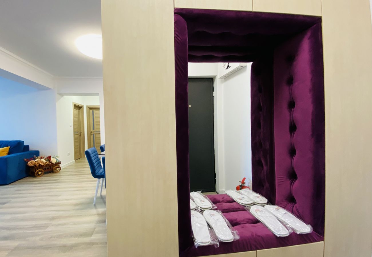 Apartment in Craiova - Two  Bedrooms with Balcony & Parking