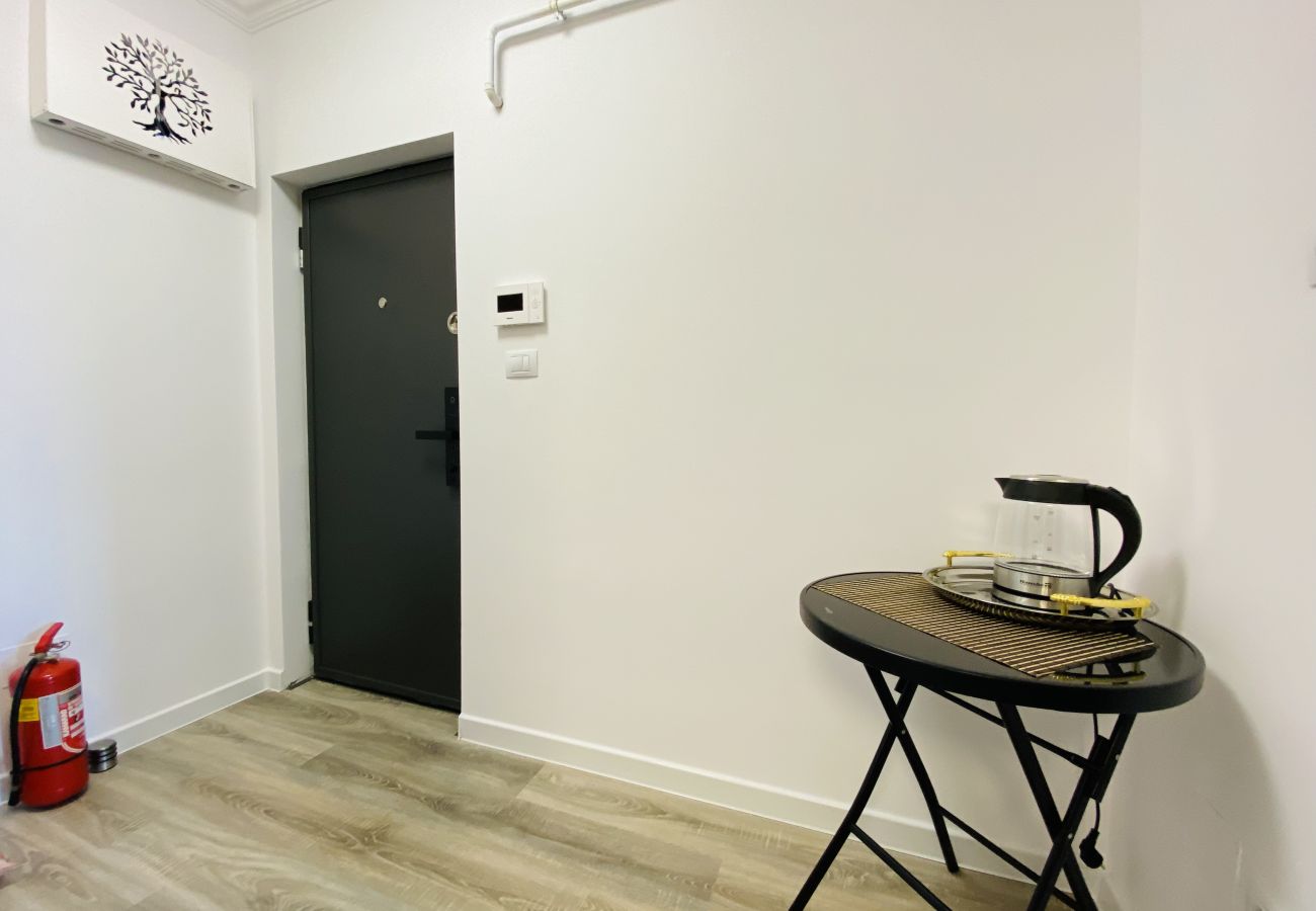 Apartment in Craiova - Two  Bedrooms with Balcony & Parking