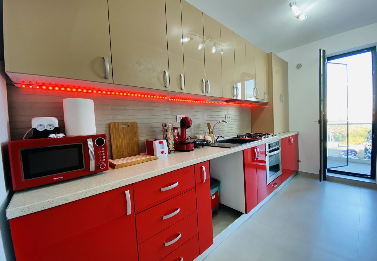 Apartment in Craiova - Two  Bedrooms with Balcony & Parking