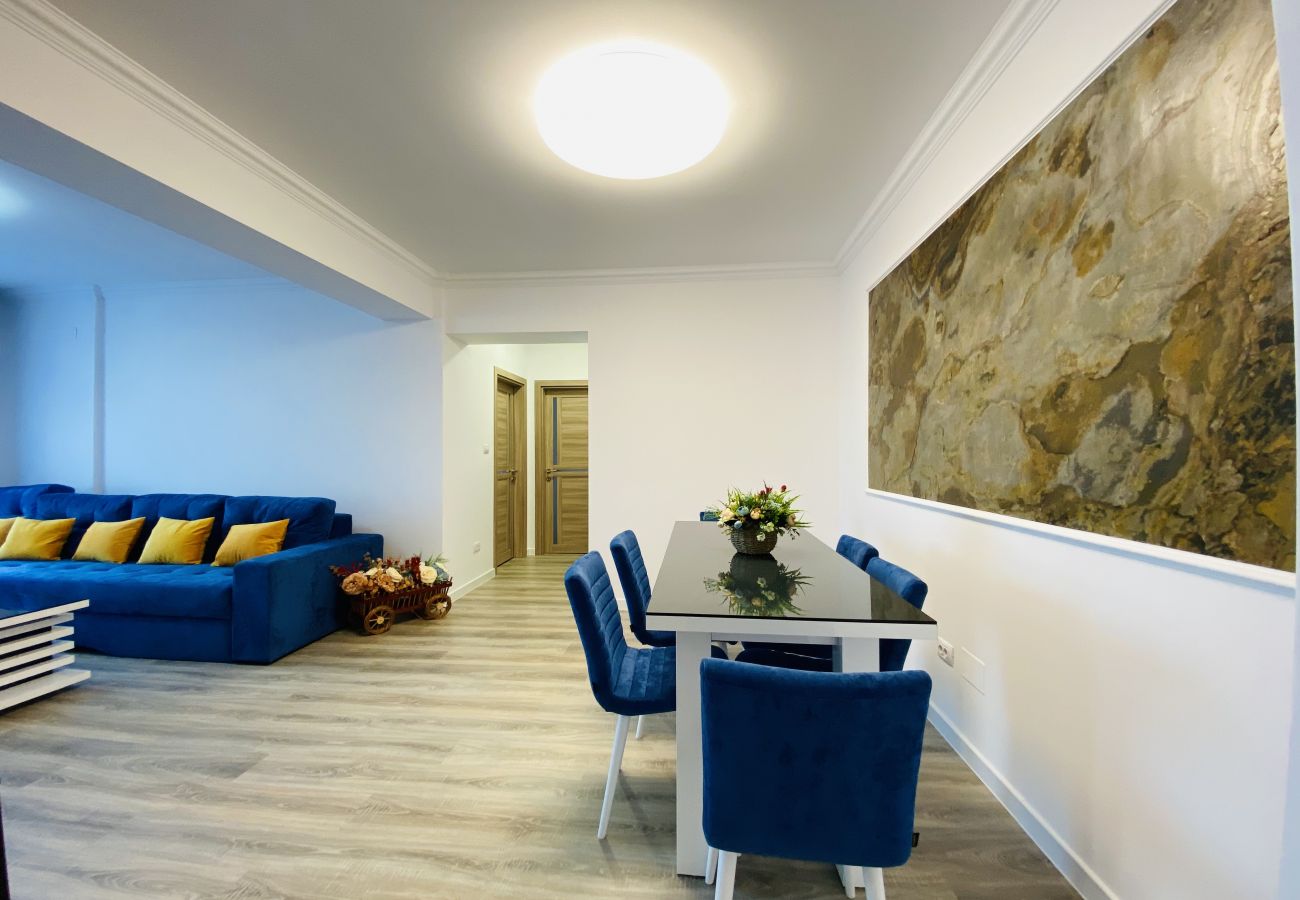 Apartment in Craiova - Two  Bedrooms with Balcony & Parking