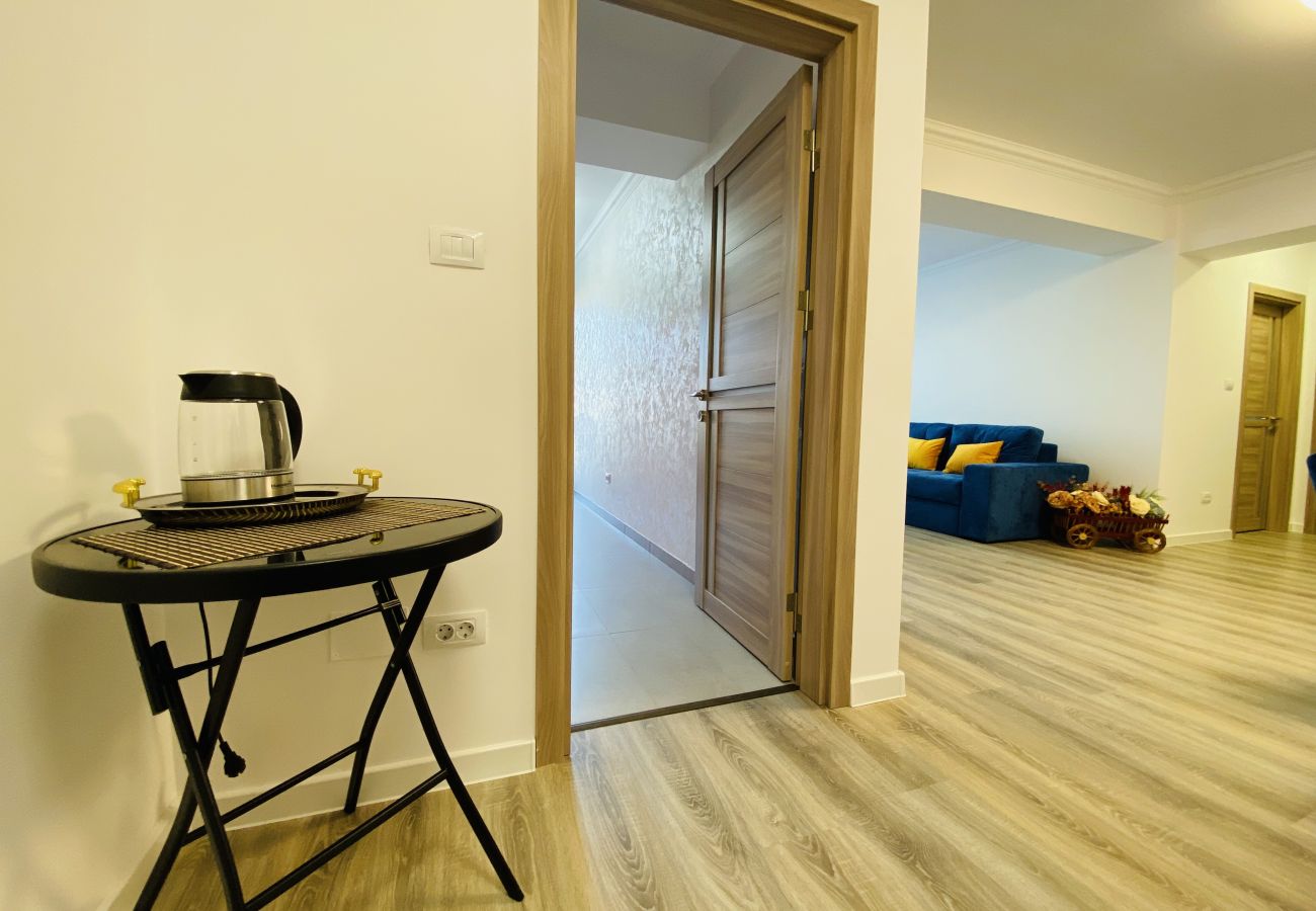 Apartment in Craiova - Two  Bedrooms with Balcony & Parking