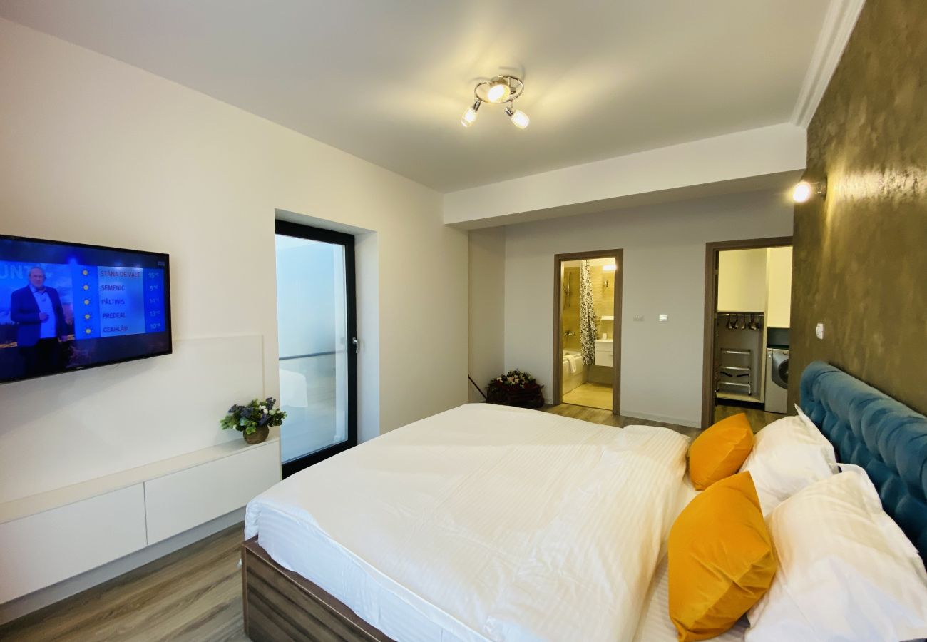 Apartment in Craiova - Two  Bedrooms with Balcony & Parking