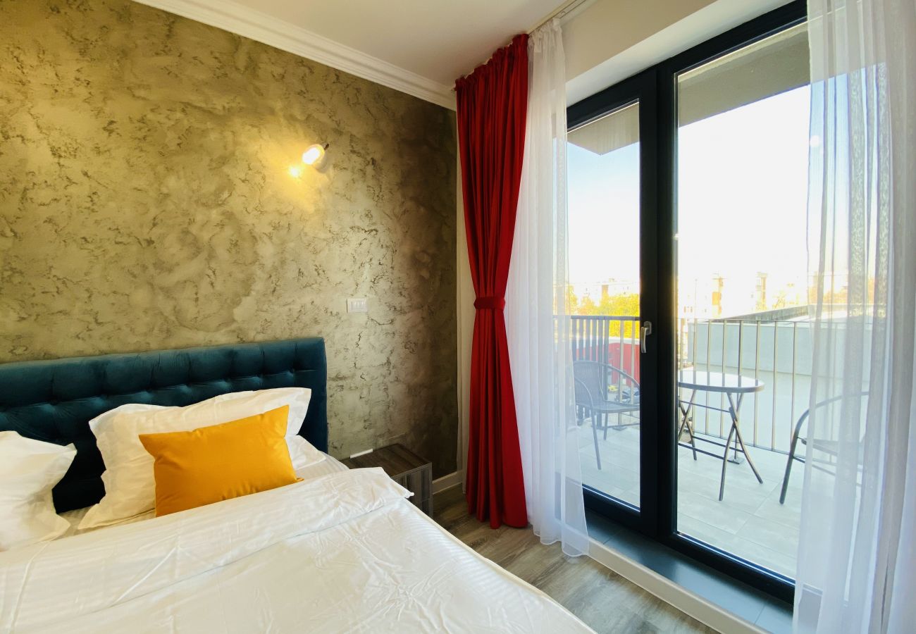 Apartment in Craiova - Two  Bedrooms with Balcony & Parking