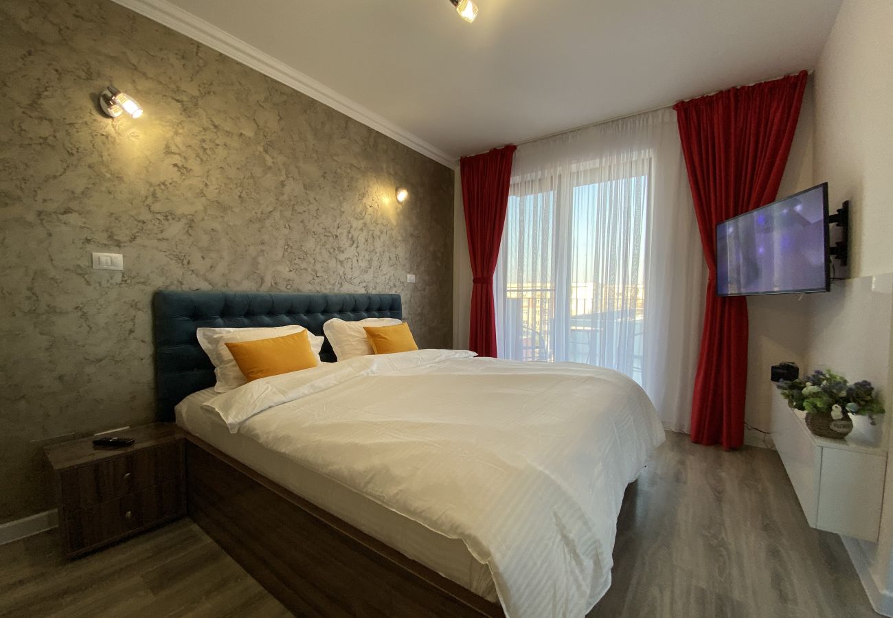 Apartment in Craiova - Two  Bedrooms with Balcony & Parking