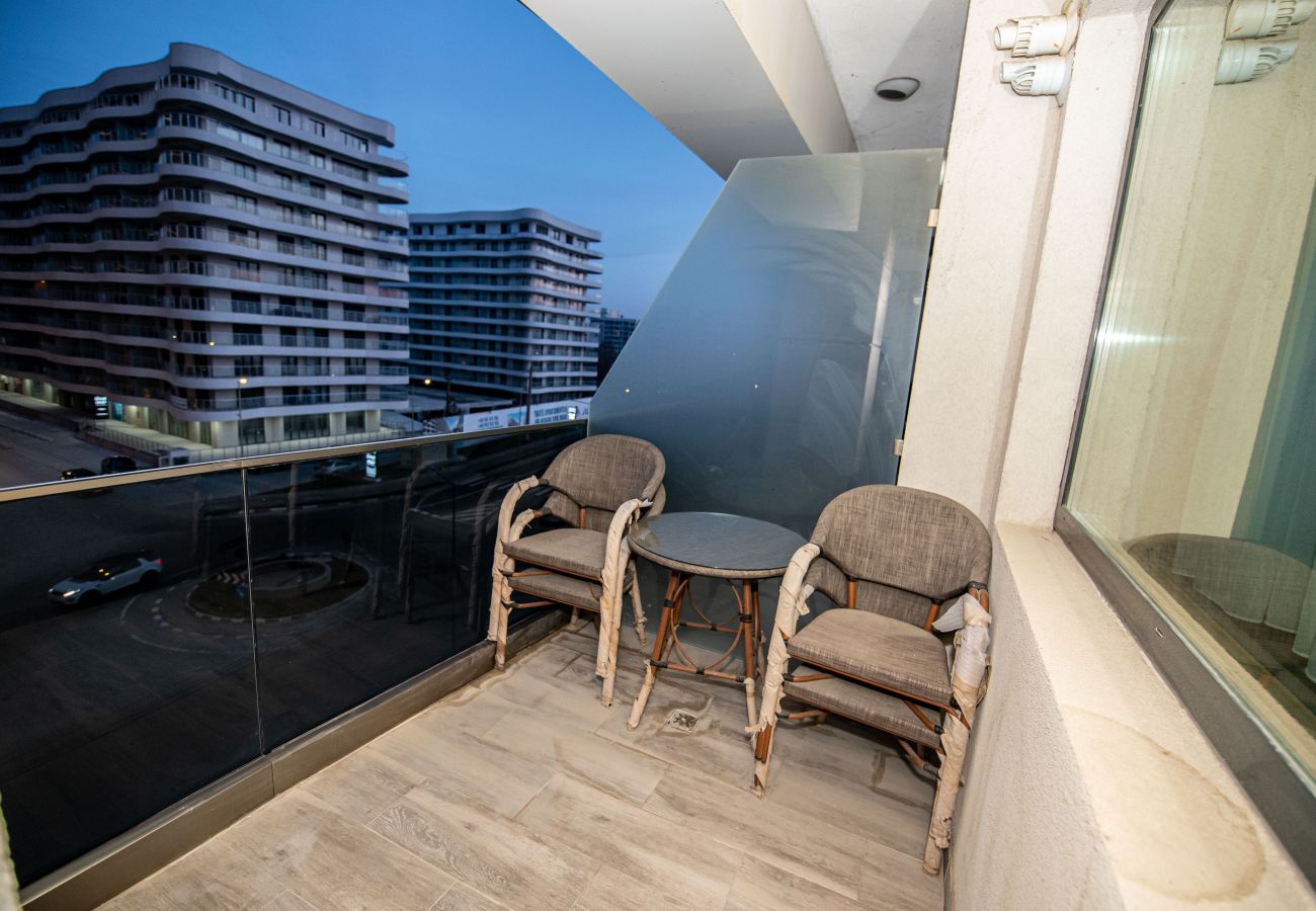 Apartment in Mamaia Nord - Charming flat by the sea