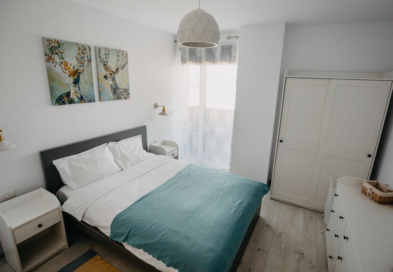 Apartment in Timisoara - Charming Flat with balcony & private parking