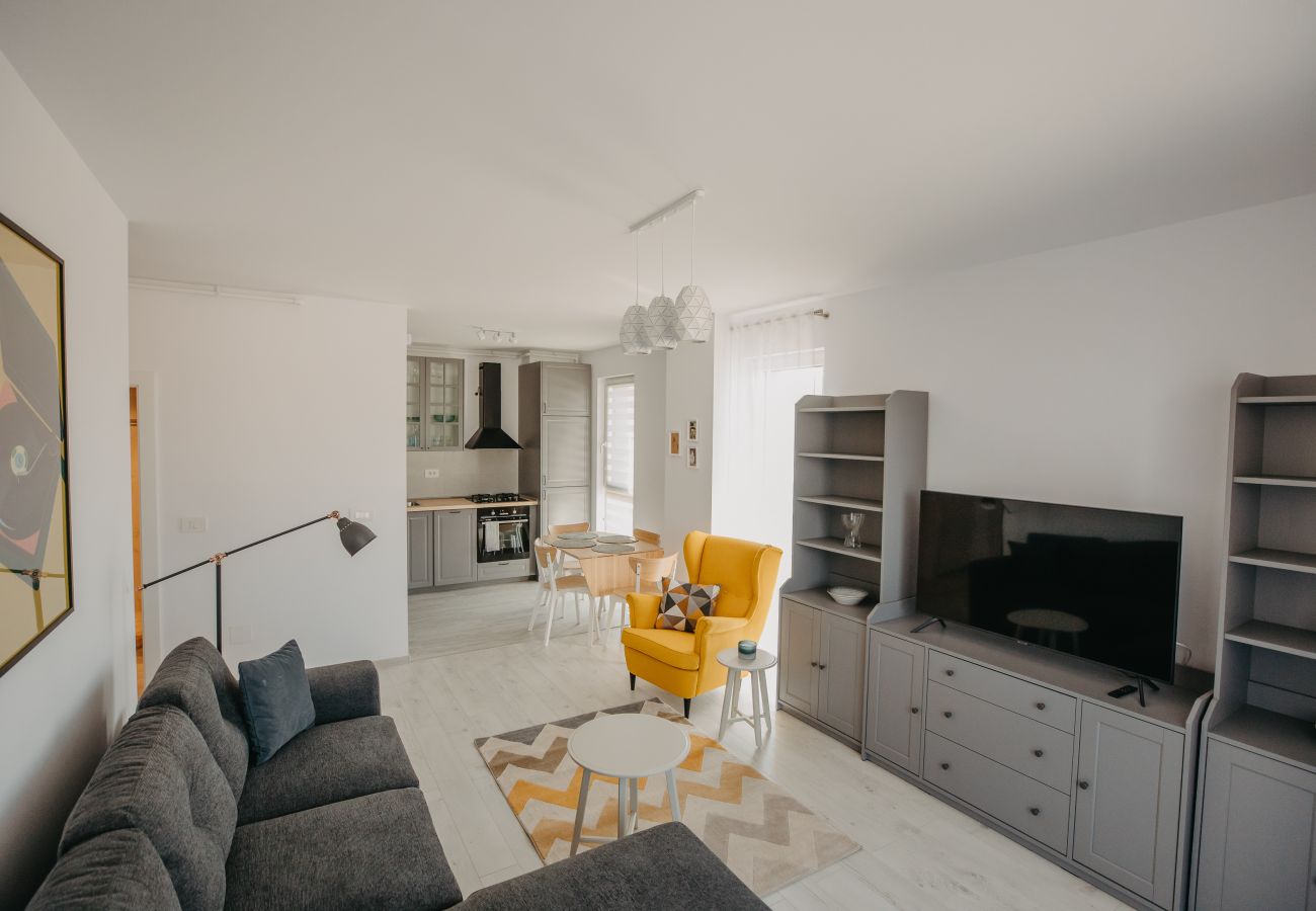 Apartment in Timisoara - Charming Flat with balcony & private parking