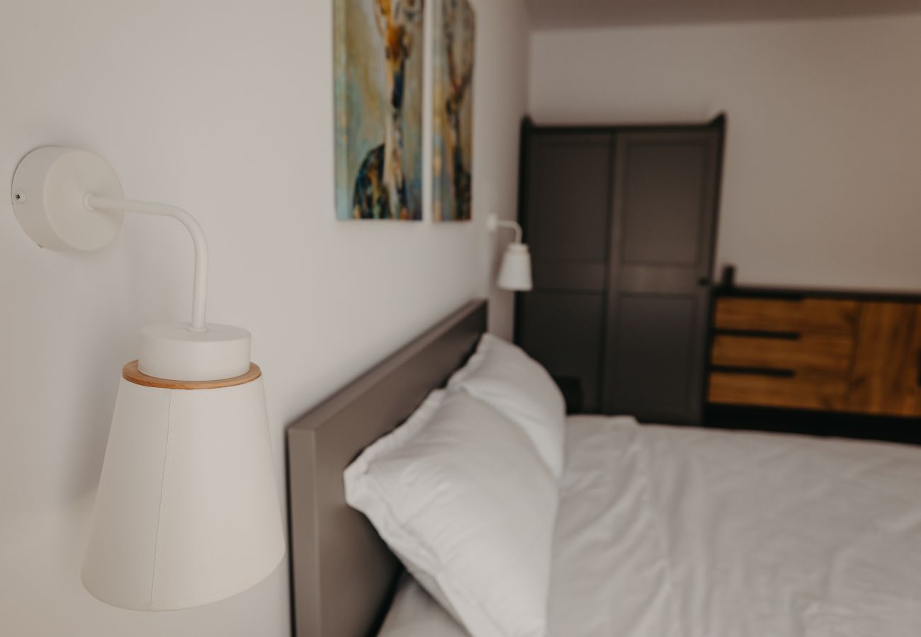 Apartment in Timisoara - Modern in new building with balcony & private parking