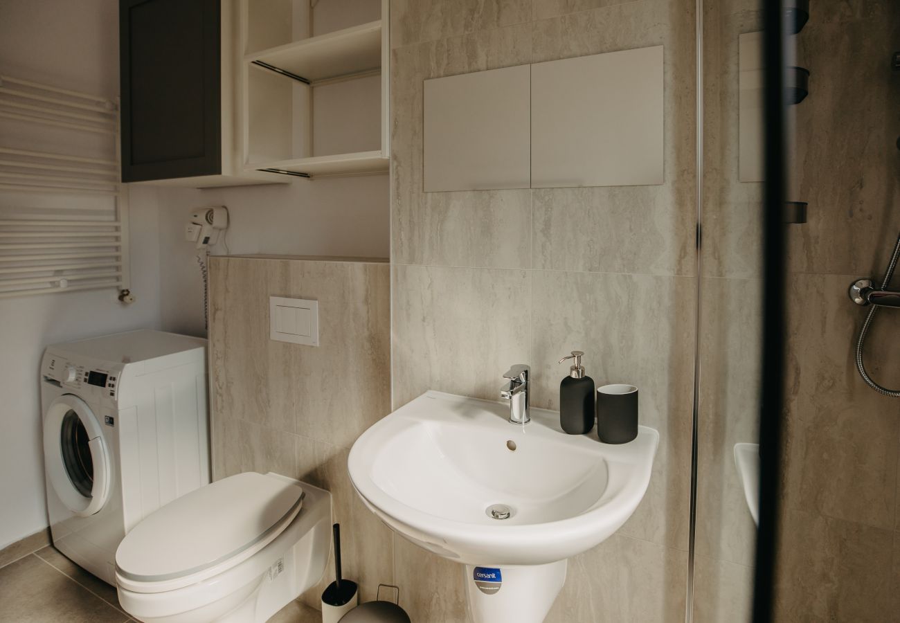 Apartment in Timisoara - Modern in new building with balcony & private parking