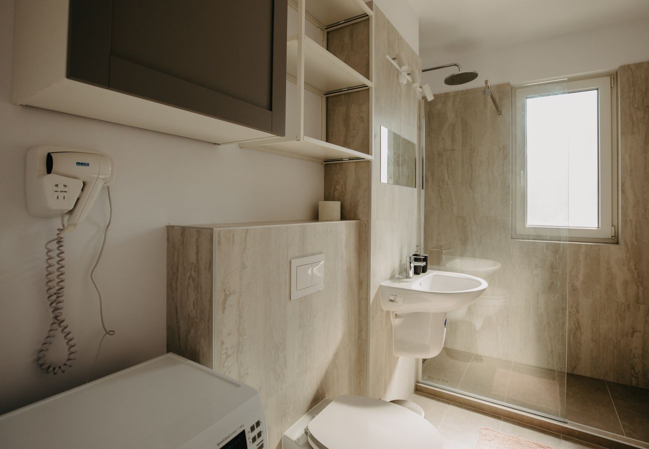 Apartment in Timisoara - Modern in new building with balcony & private parking