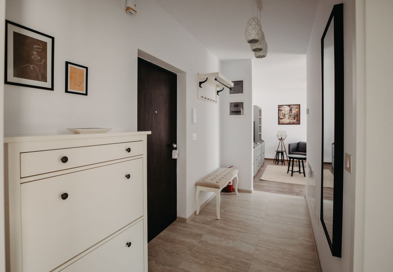 Apartment in Timisoara - Modern in new building with balcony & private parking