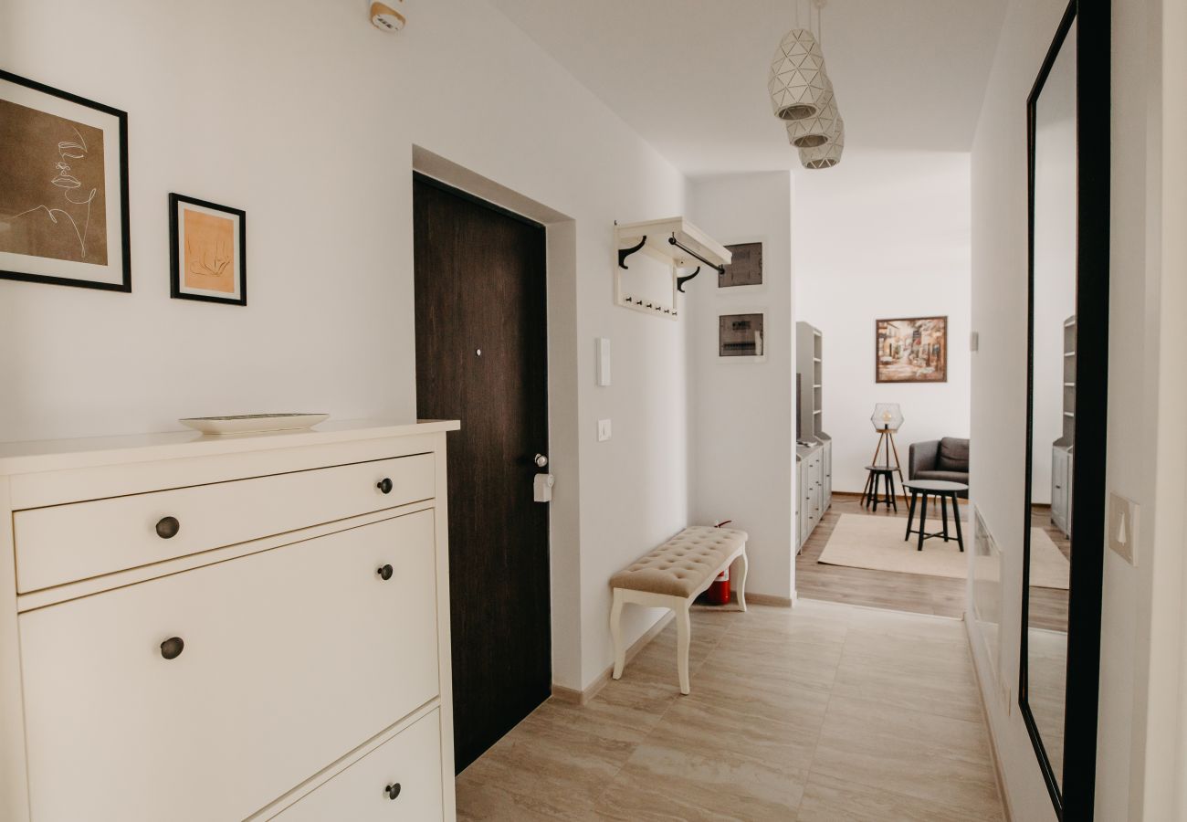 Apartment in Timisoara - Modern in new building with balcony & private parking