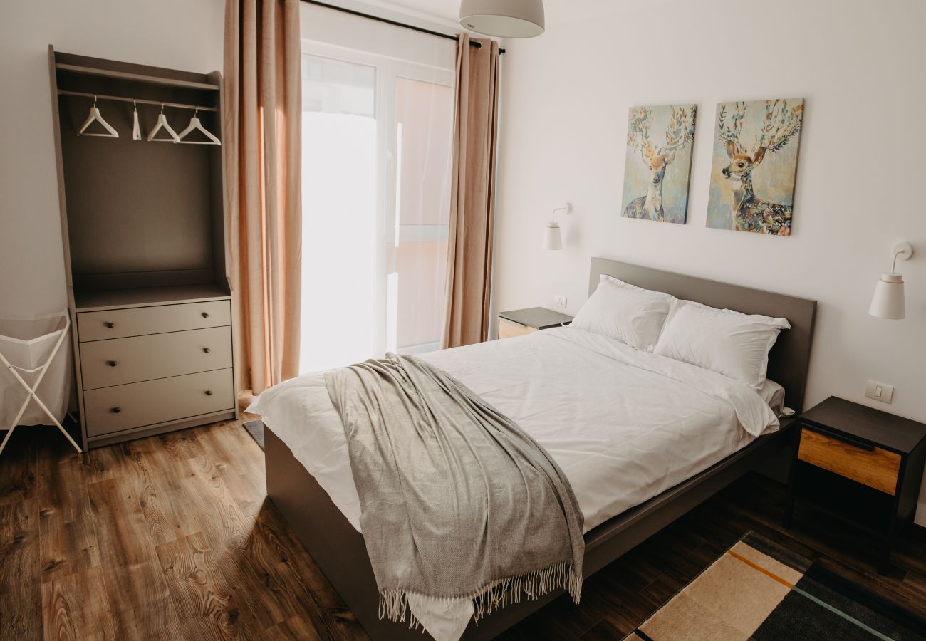 Apartment in Timisoara - Modern in new building with balcony & private parking