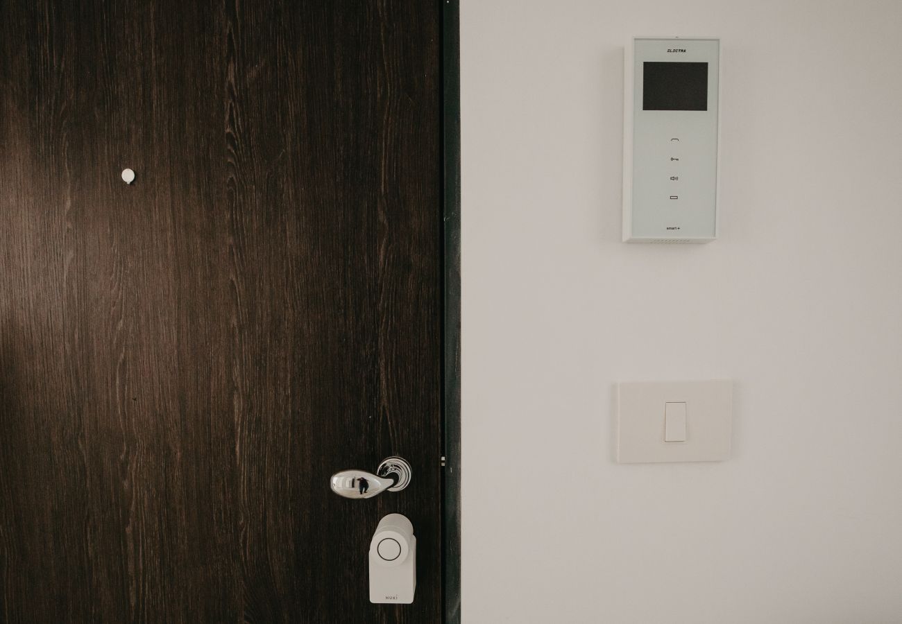 Apartment in Timisoara - Modern in new building with balcony & private parking