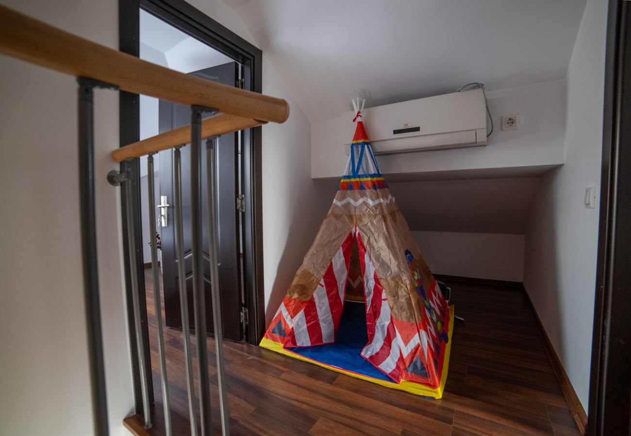 Apartment in Baia Mare - Central Two Bedroom Apartment