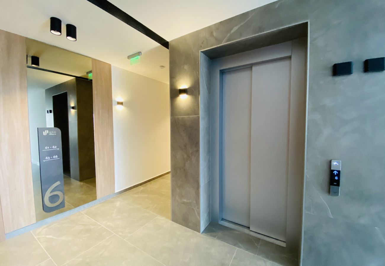 Apartment in Brasov - One Bedroom Apartment in Urban Plaza