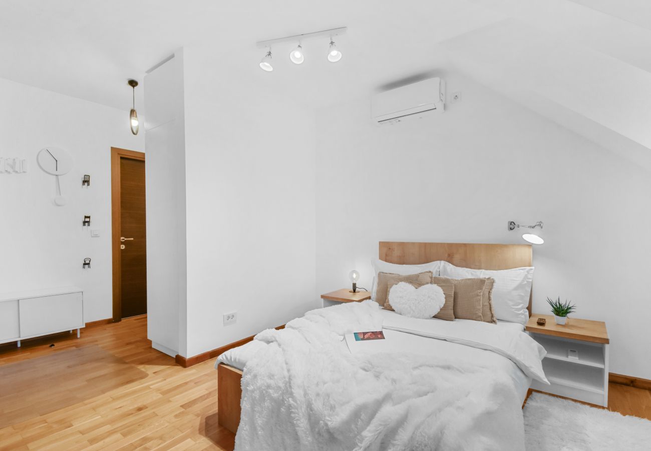 Studio in Bucharest - Attic Studio near Carol Park