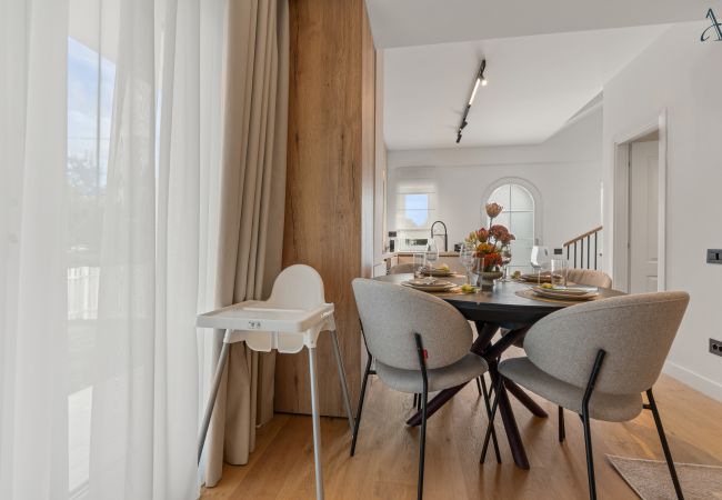 Villa in Otopeni - DA VINCI HOUSES – Stay a While or Stay Forever Villa in Otopeni - DA VINCI HOUSES – Stay a While or Stay Forever