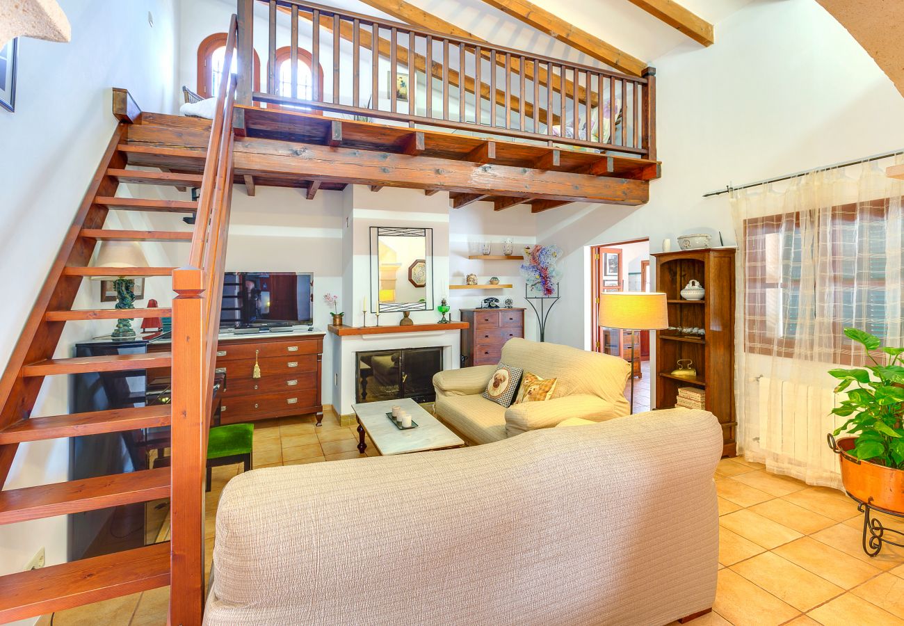 Living room TV villa Manacor, Mallorca holiday rental