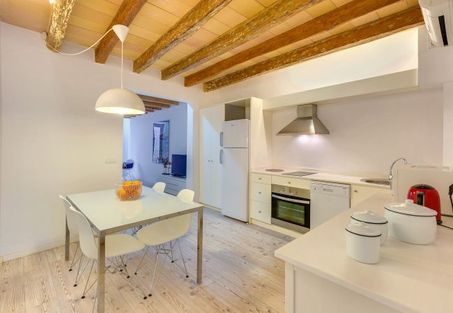 Urban Palma holiday apartment kitchen