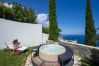 House in Praiano - Casa Elena - In the center of Praiano, Parking & Panoramic Hot tub