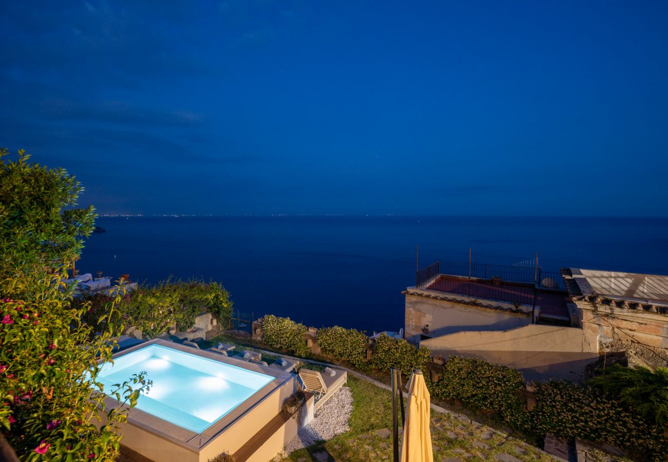 Villa in Praiano - Villa Panorama - Pool overlooking the sea and Sauna