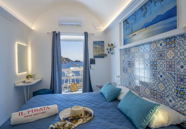 Rent by room in Praiano - Romantic Room - A Rockside Escape Rent by room in Praiano - Romantic Room - A Rockside Escape