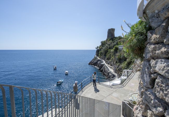 Rent by room in Praiano - Romantic Room - A Rockside Escape Rent by room in Praiano - Romantic Room - A Rockside Escape