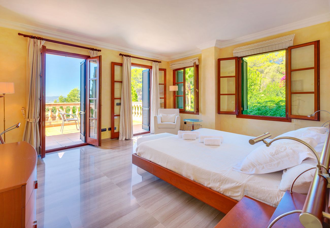 Bedroom with great views of the mountains.