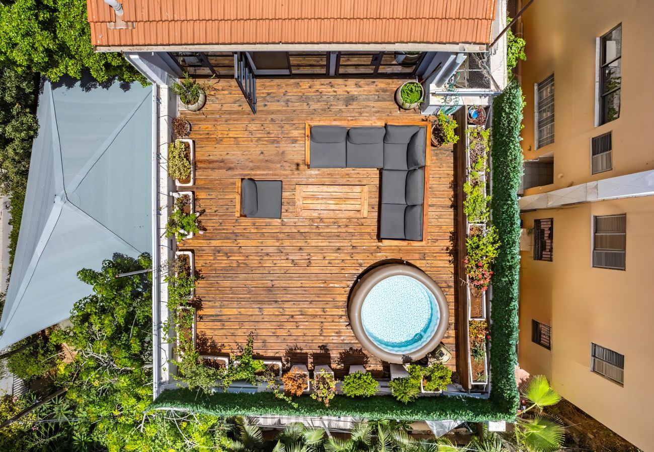 Apartment in Tel Aviv - Jaffa - Penthouse & Jacuzzi in Neve Tzedek by FeelHome