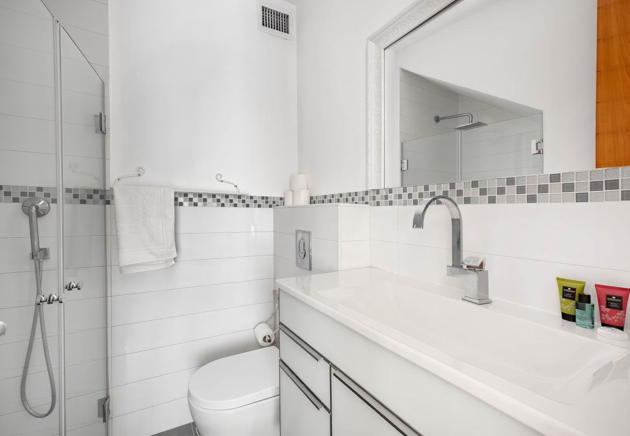 Apartment in Tel Aviv - Jaffa - Penthouse & Jacuzzi in Neve Tzedek by FeelHome