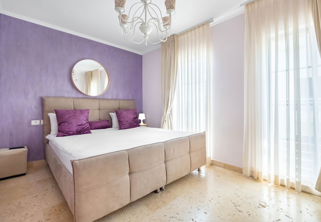 Apartment in Tel Aviv - Jaffa - Penthouse & Jacuzzi in Neve Tzedek by FeelHome