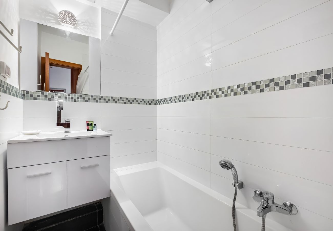 Apartment in Tel Aviv - Jaffa - Penthouse & Jacuzzi in Neve Tzedek by FeelHome