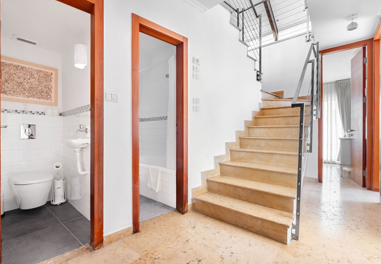 Apartment in Tel Aviv - Jaffa - Penthouse & Jacuzzi in Neve Tzedek by FeelHome