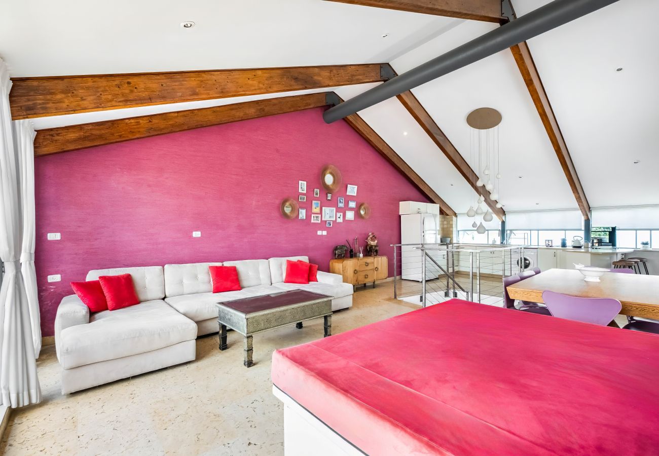 Apartment in Tel Aviv - Jaffa - Penthouse & Jacuzzi in Neve Tzedek by FeelHome