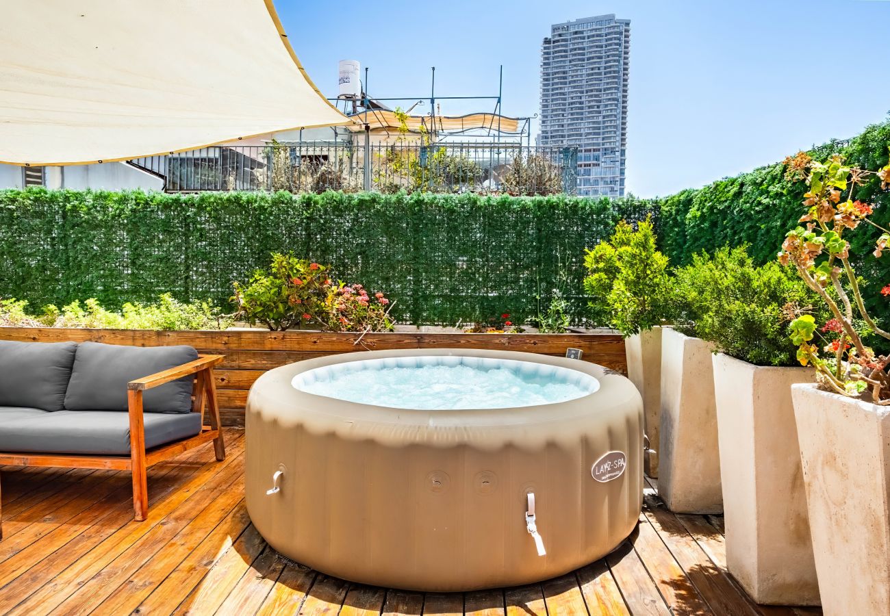 Apartment in Tel Aviv - Jaffa - Penthouse & Jacuzzi in Neve Tzedek by FeelHome