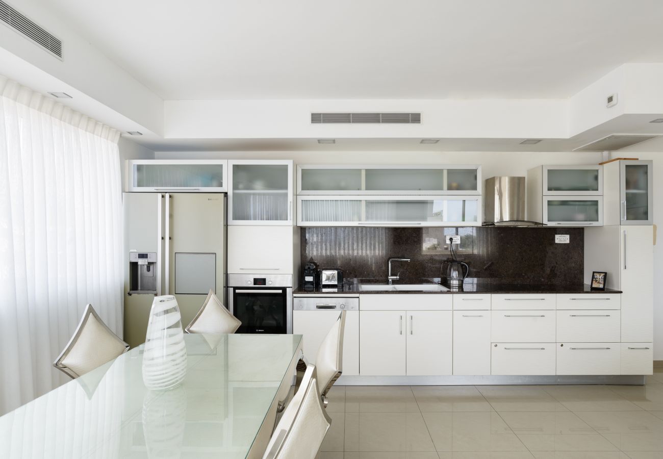 Apartment in Tel Aviv - Jaffa - Penthouse with Terrace & Panoramic View by FeelHome