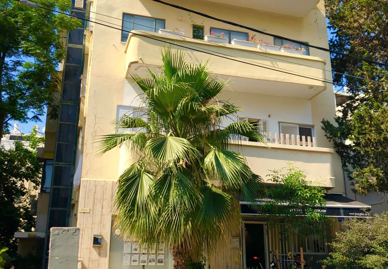 Apartment in Tel Aviv - Jaffa - Lovely 2BR with Balcony at Gordon Beach by FeelHome