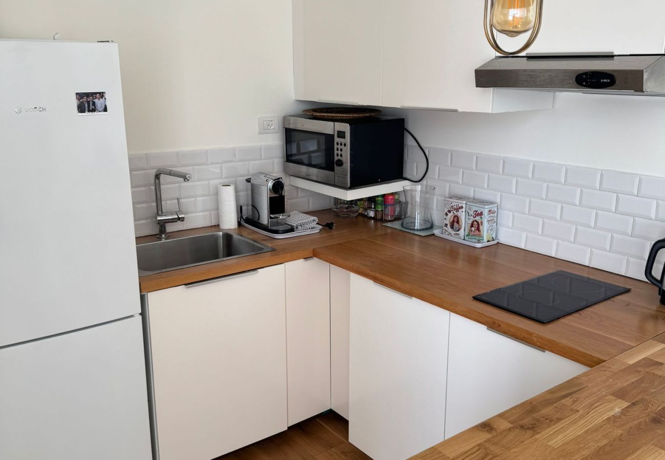 Apartment in Tel Aviv - Jaffa - Lovely 2BR with Balcony at Gordon Beach by FeelHome