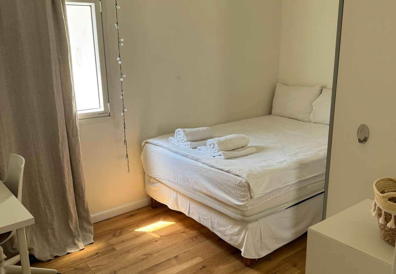 Apartment in Tel Aviv - Jaffa - Lovely 2BR with Balcony at Gordon Beach by FeelHome